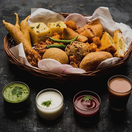 Hotel O Sr Grand Gorakhpur Kültér fotó