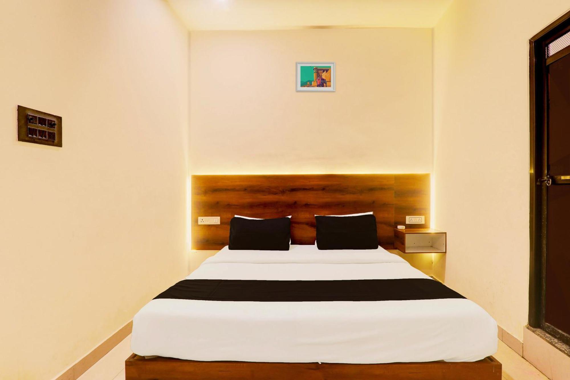Hotel O Sr Grand Gorakhpur Kültér fotó