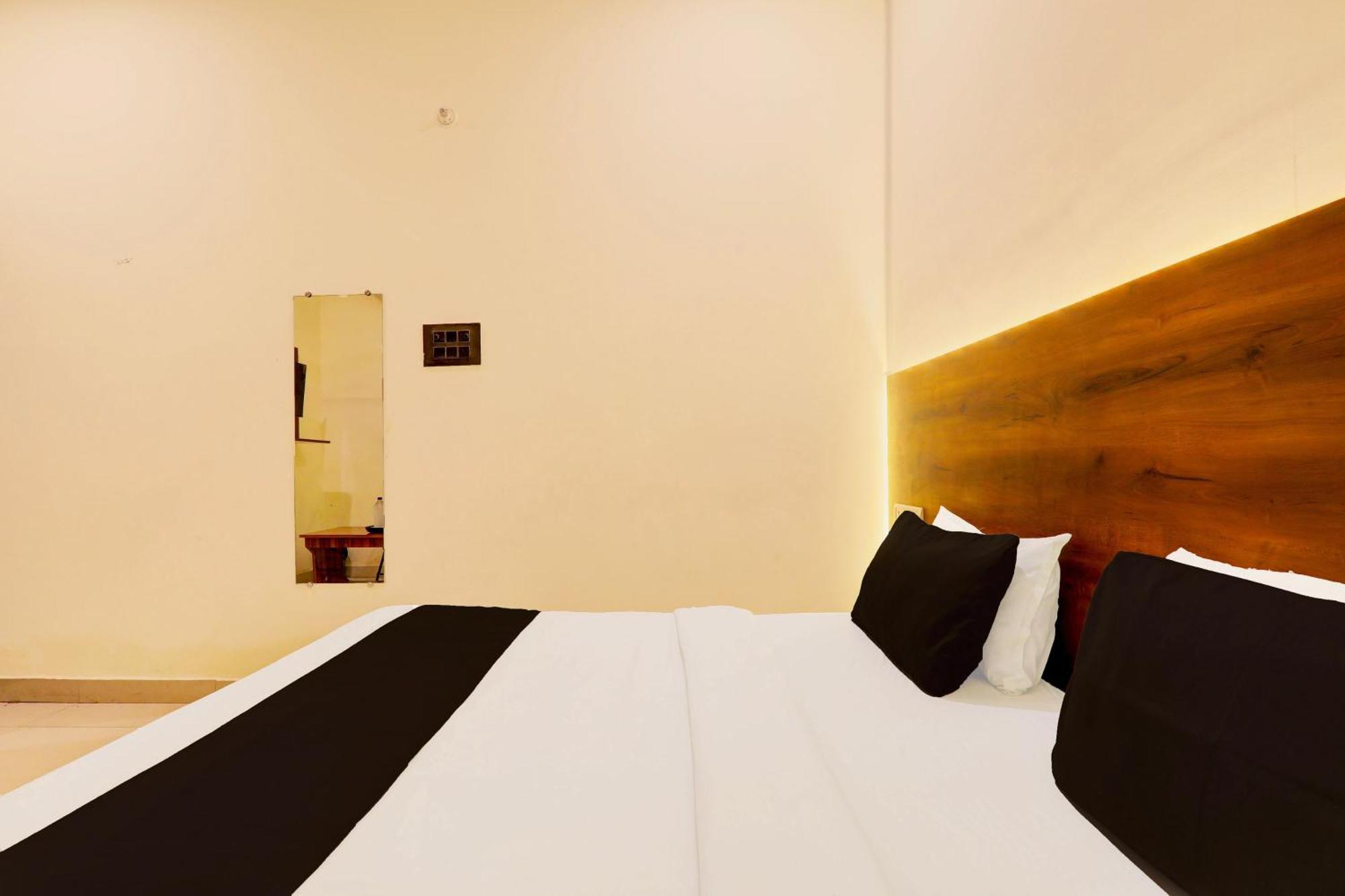 Hotel O Sr Grand Gorakhpur Kültér fotó