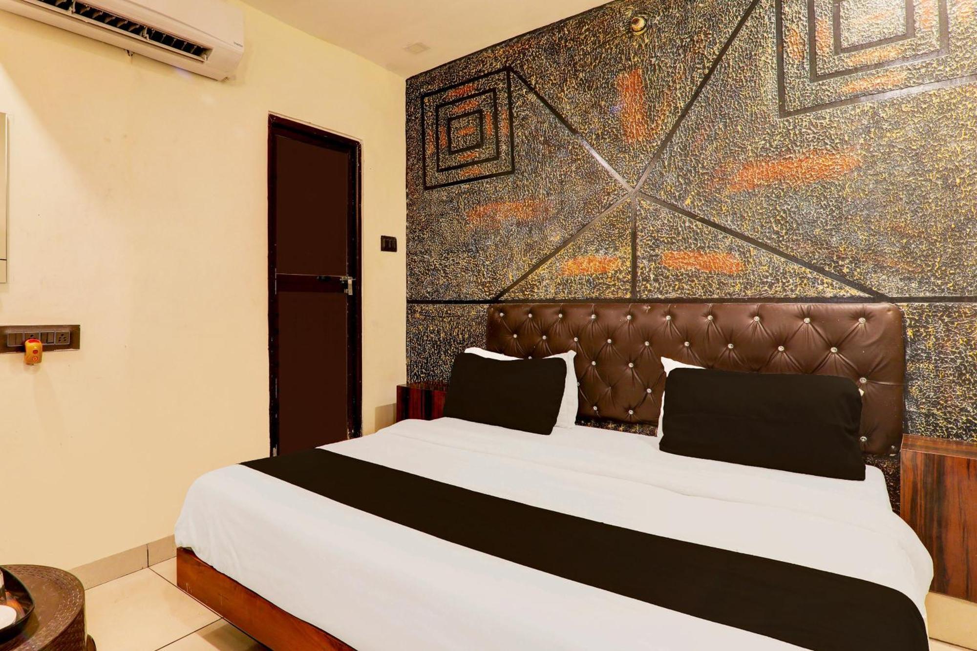 Hotel O Sr Grand Gorakhpur Kültér fotó